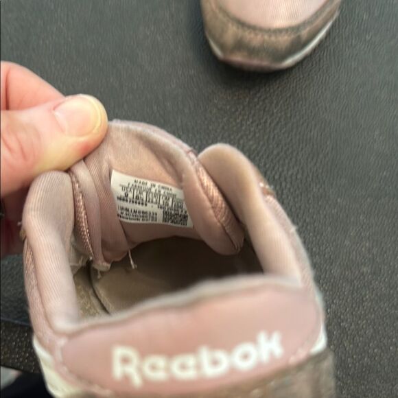 Reebok Pink Sneakers Classic Design Elastic Laces size 9 - Picture 5 of 8